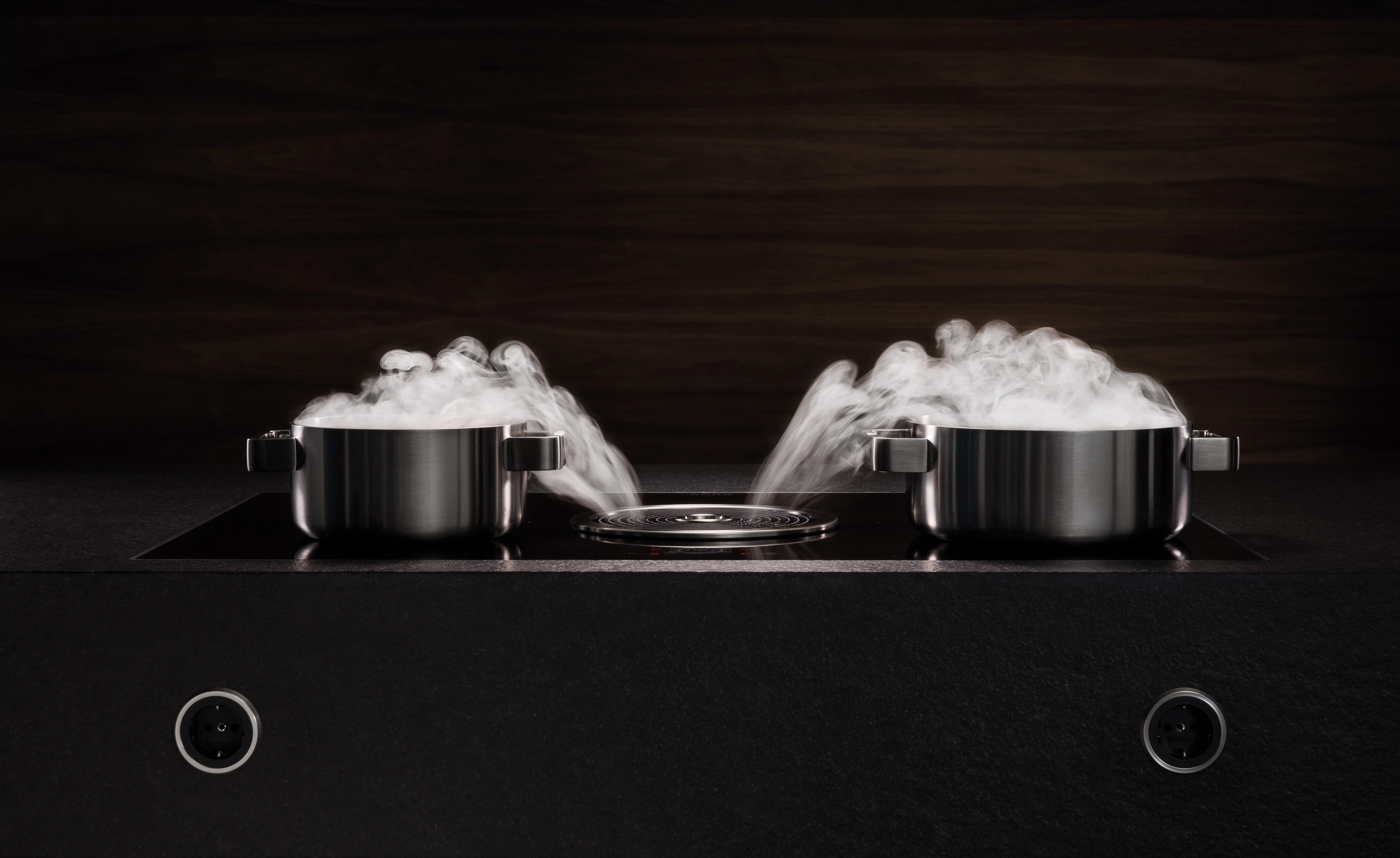 5 BORA Basic aspiraciona ploča u crnoj kuhinji, premium iskustvo kuvanja