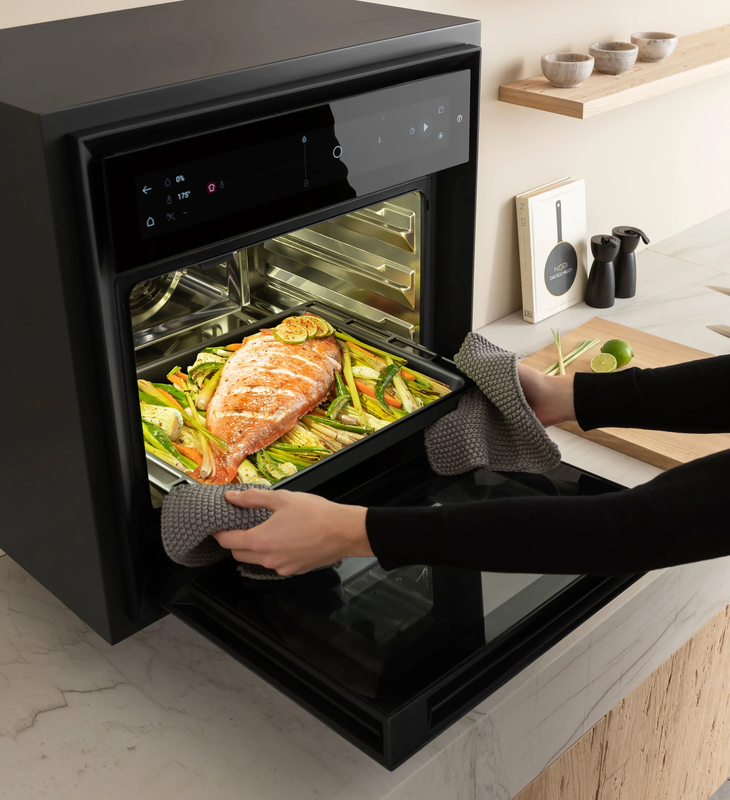 7 Intuitivni 19-inčni ekran osetljiv na dodir olakšava upravljanje funkcijama BORA X BO rerne.