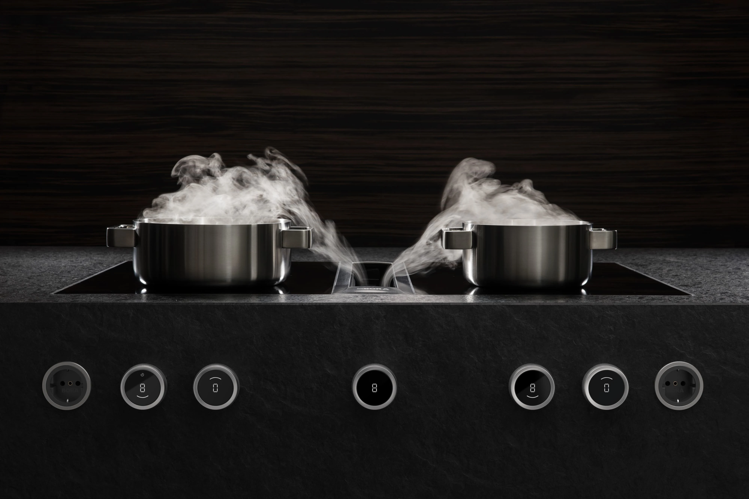 8 (1) BORA Professional 3.0 aspiracija sa preciznim kontrolnim dugmadima i tihim usisom pare.