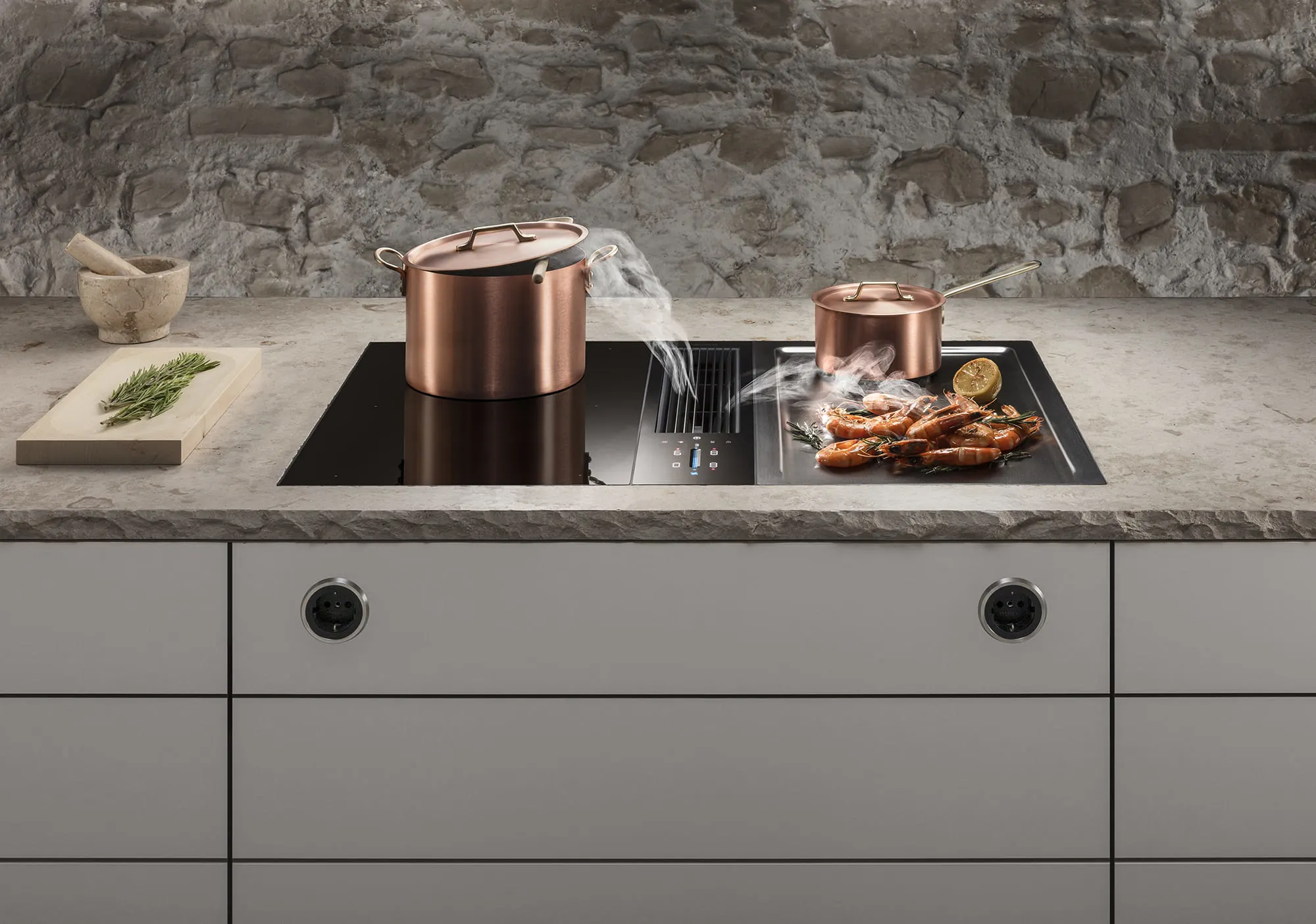 lwnsuqrislkgsh7mdvoo BORA Classic 2.0 aspiraciona ploča u kamenom radnom pultu, kuvanje u bakarnim posudama.